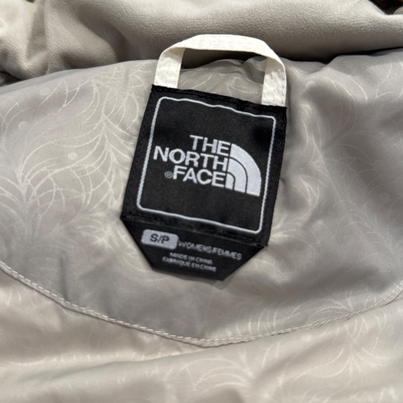The North Face White Insulated Puffer Vest with Faux Fur Hood – Women’s Small - Picture 6 of 7